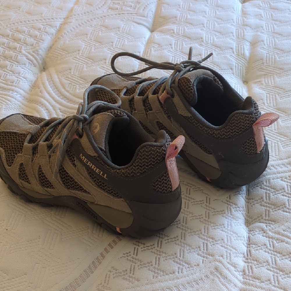 Merrel Outdoor Footwear Womens Size 7 - Picture 2 of 5